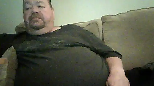 Snapshot of hitman_35 chatting on 06-17-26, 04:26 hitman 35 online show from 06-17-26, 04:26