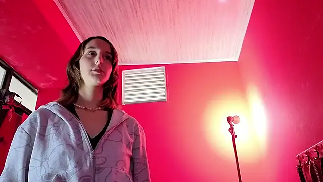 Ambar Roux  online show from 03-07-26, 12:46