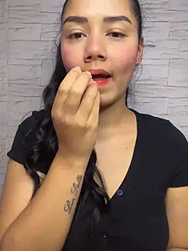 Snapshot of _Luana chatting on 05-23-26, 02:06 Luana online show from 05-23-26, 02:06