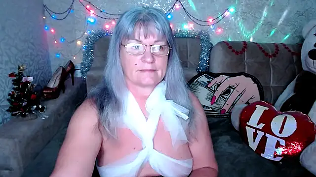 Snapshot of SiberiabBerry chatting on 12-17-25, 09:32 SiberiabBerry online show from 12-17-25, 09:32