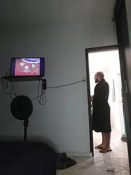 Snapshot of Gasc_1992 chatting on 06-19-26, 11:47 Gasc 1992 online show from 06-19-26, 11:47