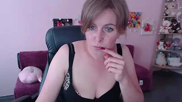 Hot Milady online show from 05-22-26, 07:48