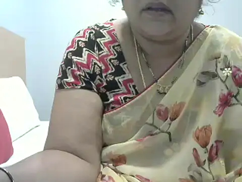 Snapshot of Naughty_Nityaa chatting on 01-07-25, 07:42 Naughty Nityaa online show from 01-07-25, 07:42