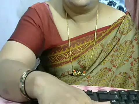 Snapshot of Naughty_Nityaa chatting on 01-20-25, 10:40 Naughty Nityaa online show from 01-20-25, 10:40