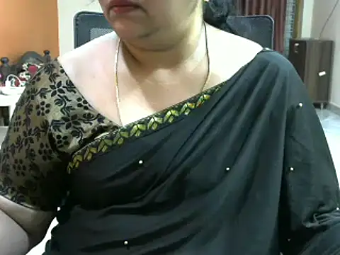 Snapshot of Naughty_Nityaa chatting on 02-18-25, 01:55 Naughty Nityaa online show from 02-18-25, 01:55