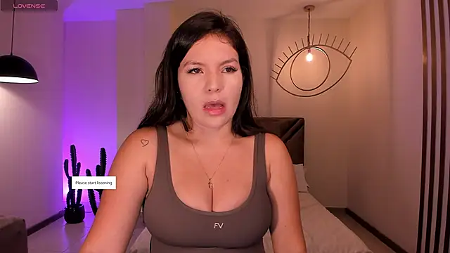 Snapshot of ValeriaRoldanX chatting on 05-17-26, 11:17 ValeriaRoldanX online show from 05-17-26, 11:17