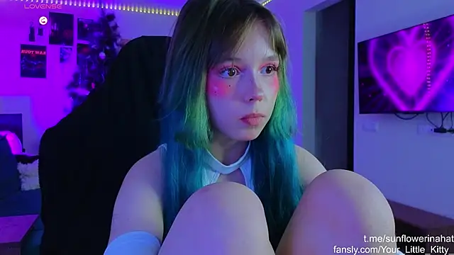 Snapshot of 812sunflowerinahat chatting on 12-21-24, 11:22 812sunflowerinahat online show from 12-21-24, 11:22