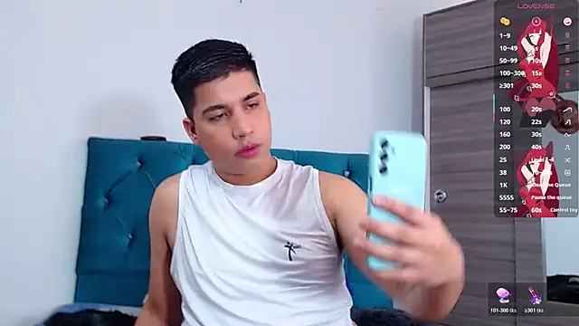 Snapshot of Randy_horny chatting on 01-10-26, 03:47 Randy horny online show from 01-10-26, 03:47