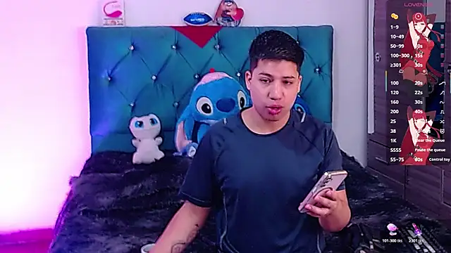 Snapshot of Randy_horny chatting on 02-06-26, 04:32 Randy horny online show from 02-06-26, 04:32