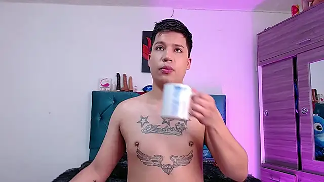 Snapshot of Randy_horny chatting on 02-20-26, 04:18 Randy horny online show from 02-20-26, 04:18