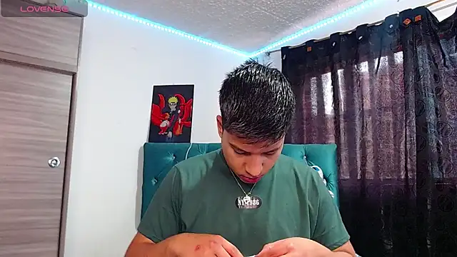 Snapshot of Randy_horny chatting on 04-15-26, 06:37 Randy horny online show from 04-15-26, 06:37