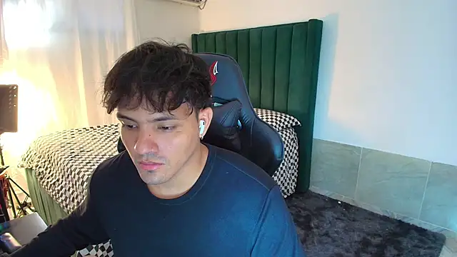 Snapshot of man_dur07 chatting on 01-17-26, 07:50 man dur07 online show from 01-17-26, 07:50