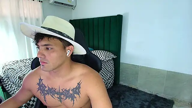 Snapshot of man_dur07 chatting on 02-07-26, 09:07 man dur07 online show from 02-07-26, 09:07