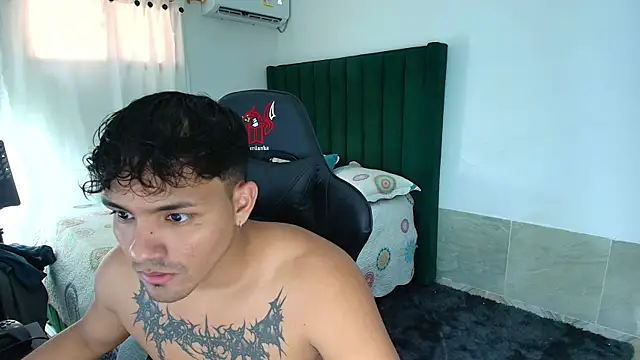 Snapshot of man_dur07 chatting on 03-30-26, 08:10 man dur07 online show from 03-30-26, 08:10