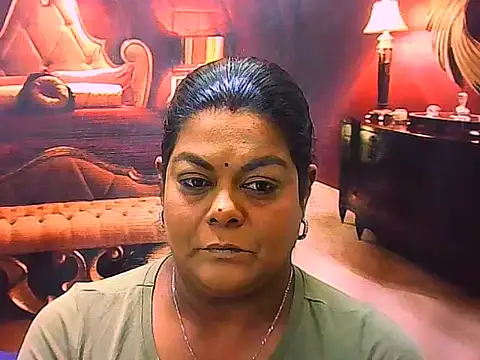 Snapshot of indianCherryPie chatting on 06-10-26, 05:39 indianCherryPie online show from 06-10-26, 05:39