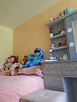 Snapshot of Selena_blake chatting on 03-15-26, 07:20 Selena blake online show from 03-15-26, 07:20