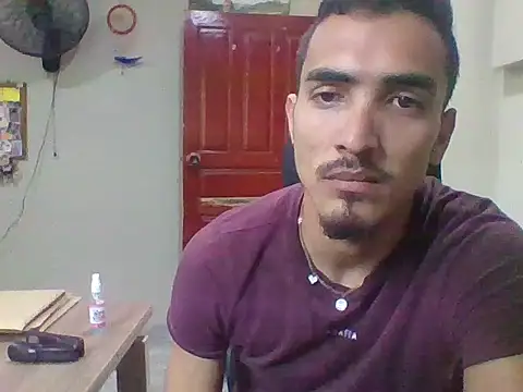 Snapshot of jeremy_scott chatting on 03-16-26, 05:06 jeremy scott online show from 03-16-26, 05:06