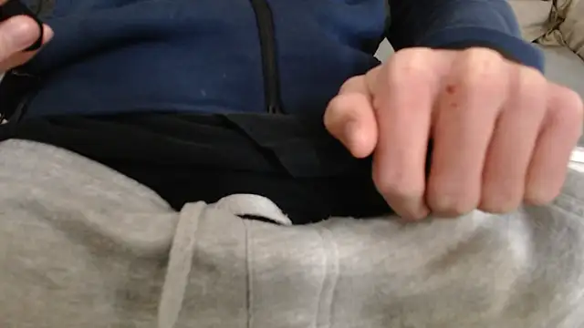 Snapshot of lxrxdxn chatting on 04-01-26, 12:50 lxrxdxn online show from 04-01-26, 12:50