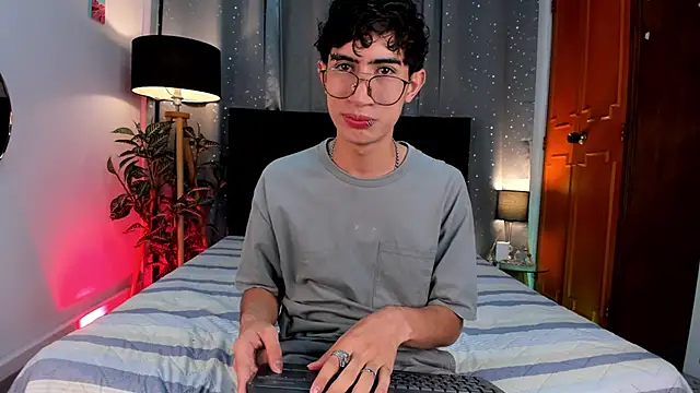 Snapshot of novaybrian chatting on 01-16-25, 12:42 novaybrian online show from 01-16-25, 12:42