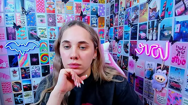 Snapshot of MiaMilas chatting on 02-16-26, 02:13 MiaMilas online show from 02-16-26, 02:13