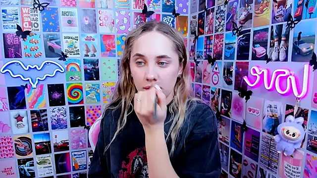 Snapshot of MiaMilas chatting on 02-26-26, 01:54 MiaMilas online show from 02-26-26, 01:54