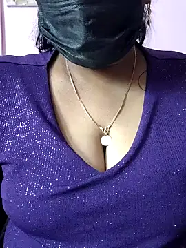 Snapshot of mallu-sumi chatting on 04-18-26, 04:38 mallu-sumi online show from 04-18-26, 04:38