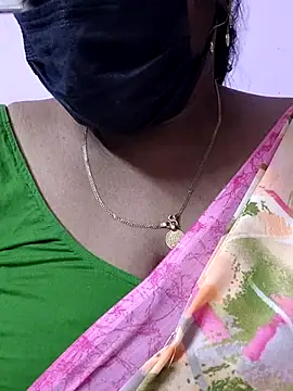 Snapshot of mallu-sumi chatting on 04-20-26, 06:42 mallu-sumi online show from 04-20-26, 06:42