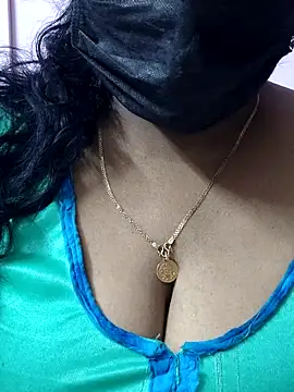 Snapshot of mallu-sumi chatting on 04-22-26, 06:31 mallu-sumi online show from 04-22-26, 06:31