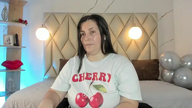 Snapshot of angelswets chatting on 06-25-26, 03:49 angelswets online show from 06-25-26, 03:49
