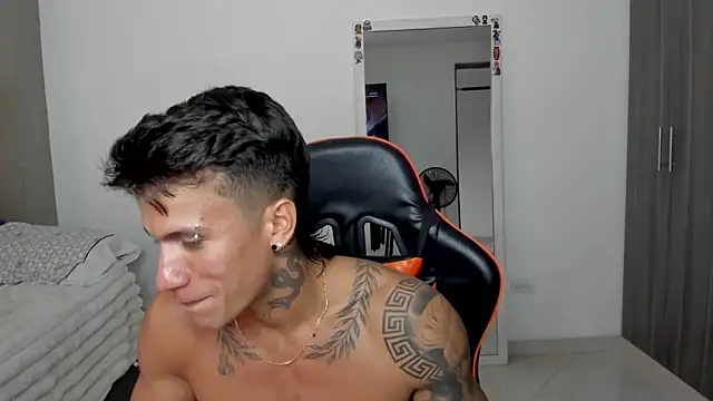 Snapshot of pettergrey1 chatting on 02-11-26, 09:42 pettergrey1 online show from 02-11-26, 09:42