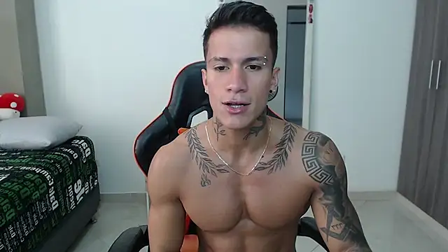 Snapshot of pettergrey1 chatting on 03-04-26, 04:24 pettergrey1 online show from 03-04-26, 04:24