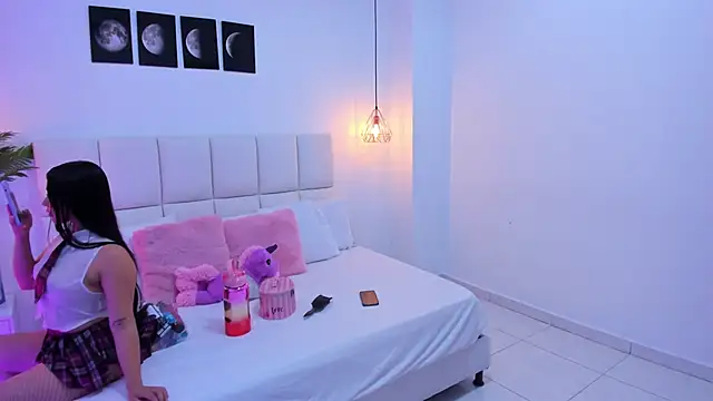 zoe rivers online show from 11-04-25, 11:37