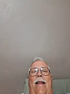 Snapshot of NawtyB1965 chatting on 06-05-26, 04:08 NawtyB1965 online show from 06-05-26, 04:08