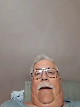 Snapshot of NawtyB1965 chatting on 06-06-26, 04:06 NawtyB1965 online show from 06-06-26, 04:06