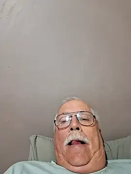 Snapshot of NawtyB1965 chatting on 06-22-26, 04:09 NawtyB1965 online show from 06-22-26, 04:09
