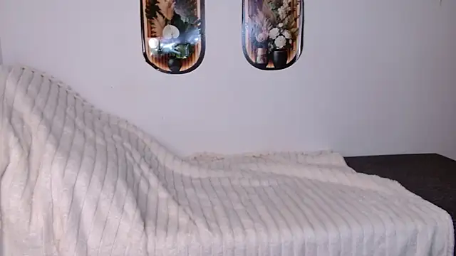 bellaa love  online show from 04-07-26, 12:11