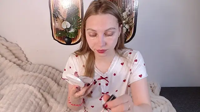 bellaa love  online show from 05-15-26, 12:17