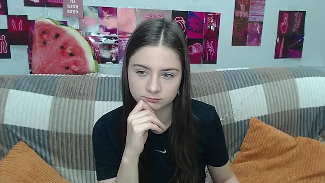 Snapshot of MilanaRoza chatting on 07-02-26, 04:40 MilanaRoza online show from 07-02-26, 04:40