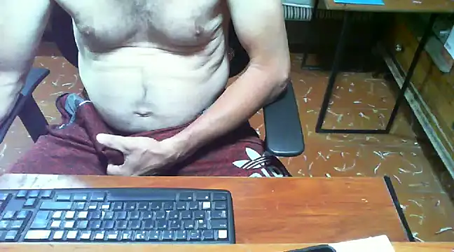 Roberto3102 online show from 01-25-25, 06:57