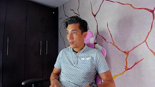 Snapshot of EdwardVlad chatting on 12-10-24, 10:26 EdwardVlad online show from 12-10-24, 10:26