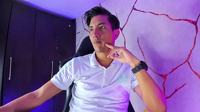 Snapshot of EdwardVlad chatting on 12-13-24, 07:10 EdwardVlad online show from 12-13-24, 07:10