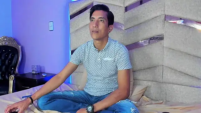 Snapshot of EdwardVlad chatting on 12-28-24, 10:44 EdwardVlad online show from 12-28-24, 10:44