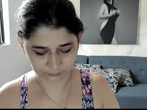 alinabozz1 online show from 06-06-26, 09:41