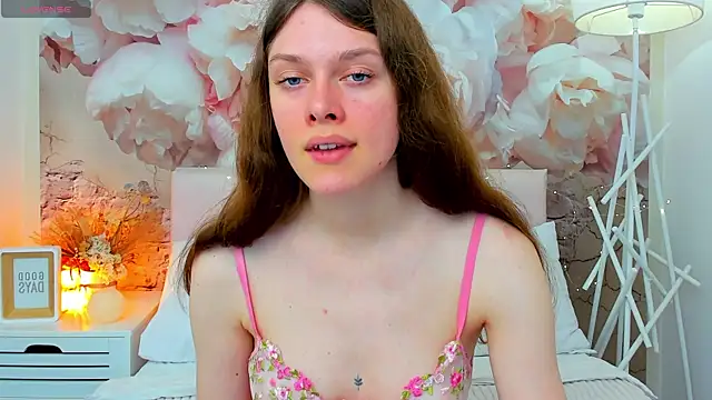 Snapshot of JaneBrowni chatting on 05-12-26, 12:24 JaneBrowni online show from 05-12-26, 12:24