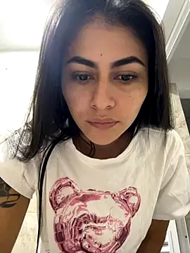 emilie xx  online show from 10-05-25, 02:48