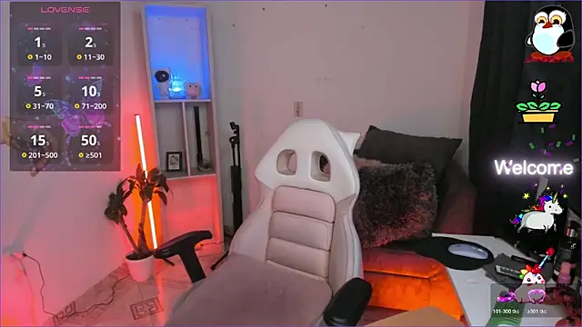 Snapshot of odelei chatting on 11-28-25, 12:30 odelei online show from 11-28-25, 12:30