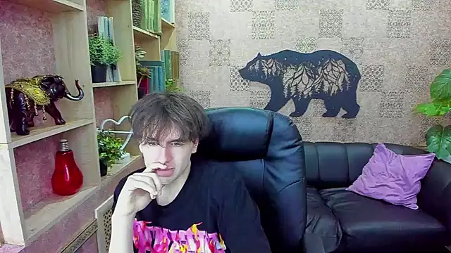 Snapshot of BillyHont chatting on 12-13-24, 04:43 BillyHont online show from 12-13-24, 04:43