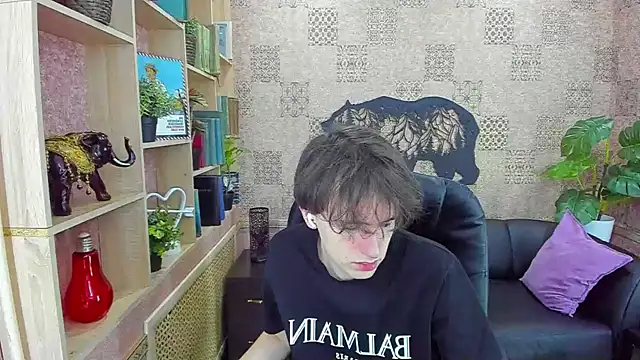 Snapshot of BillyHont chatting on 12-17-24, 12:11 BillyHont online show from 12-17-24, 12:11