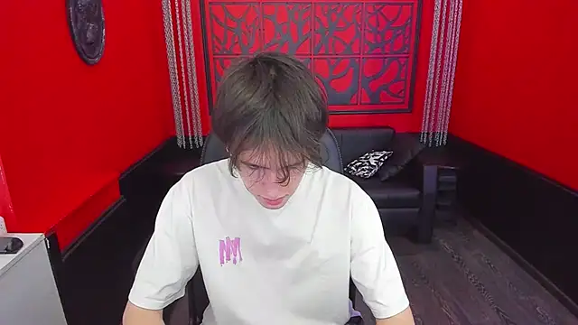 Snapshot of BillyHont chatting on 12-18-24, 06:35 BillyHont online show from 12-18-24, 06:35