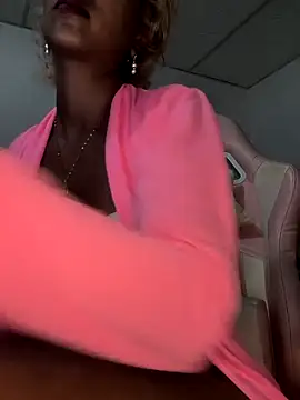 Snapshot of Amaliu_ chatting on 01-16-26, 07:51 Amaliu online show from 01-16-26, 07:51